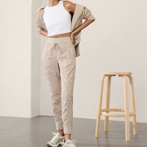 ATHLETA MID RISE JOGGER